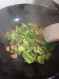 青椒炒肉