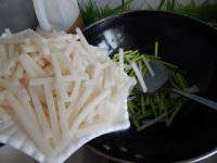 蒜苔鸡蛋炒年糕