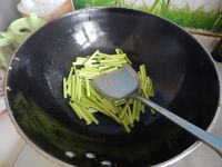 蒜苔鸡蛋炒年糕
