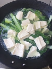 小白菜羊肉卷豆腐汤