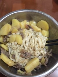 宝宝最爱土豆牛肉拌面