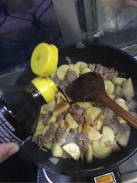 宝宝最爱土豆牛肉拌面