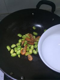 青蚕豆炒鸡蛋