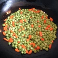 豌豆炒胡萝卜
