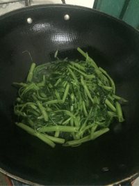 清炒空心菜