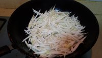 葱香茭白丝炒煎蛋