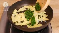 荠菜炒冬笋