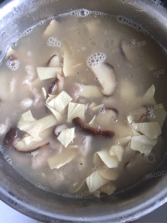 豆腐皮香菇肉汤