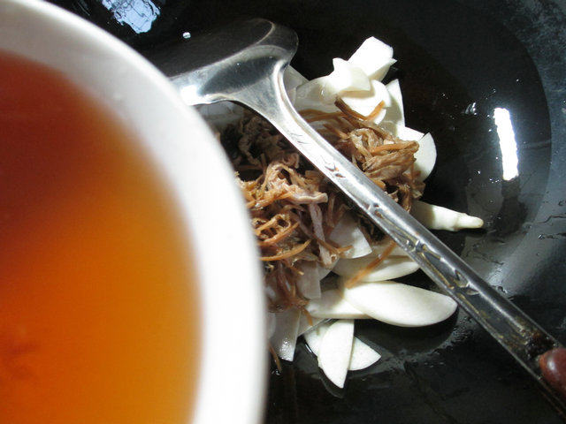 笋干菜炒茭白