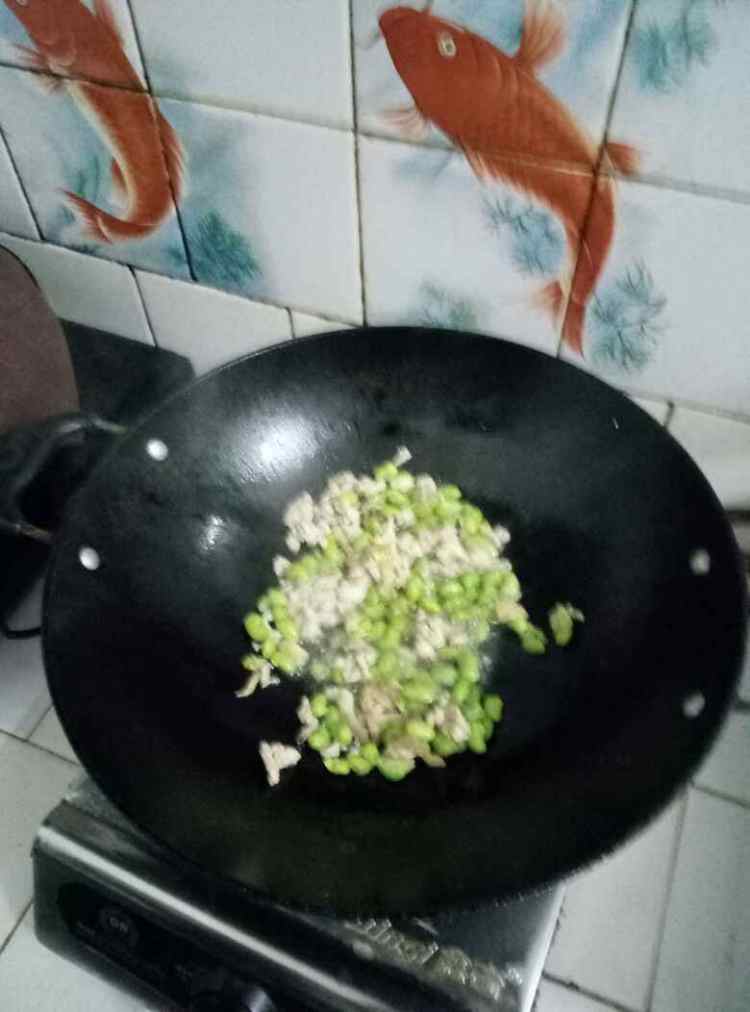 毛豆肉丝炒红薯粉