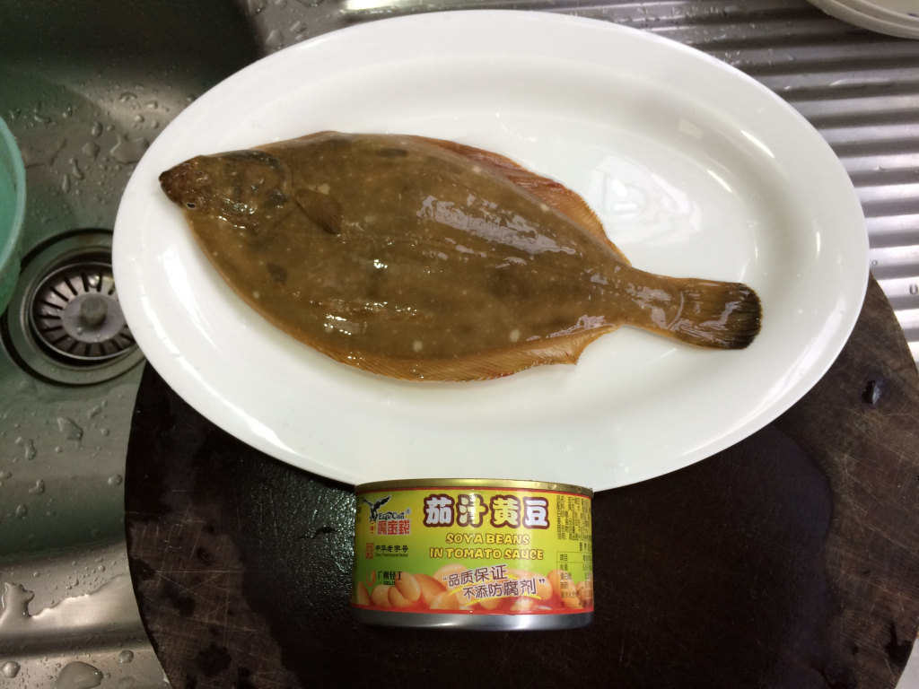 茄汁黄豆焖鲽鱼