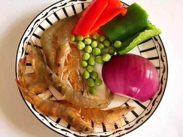 洋葱彩椒鲜虾面