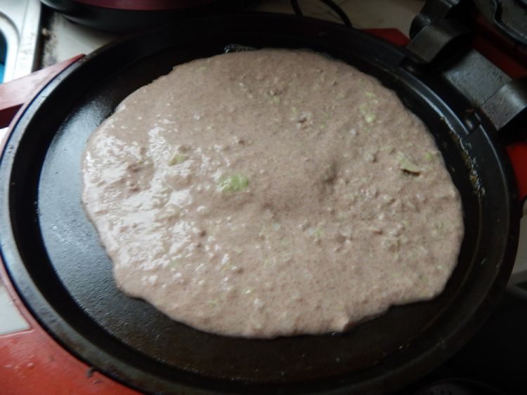 黑麦面粉饭菜鸡蛋煎饼