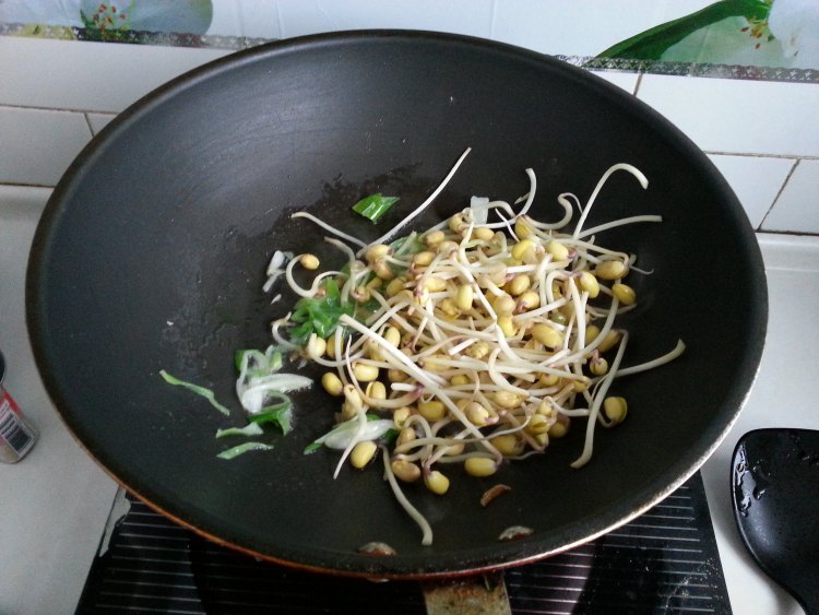 黄豆芽炒青笋