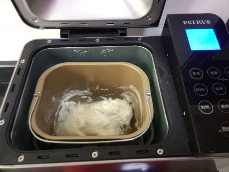 椰味绿葡萄干小餐包