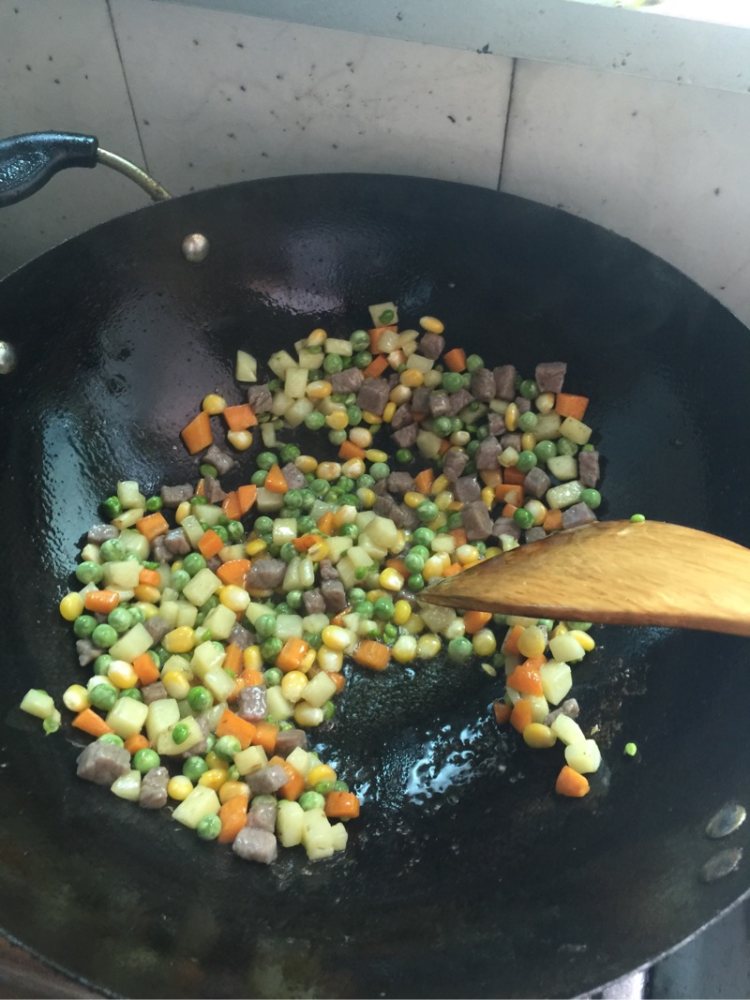 牛肉焖烧饭