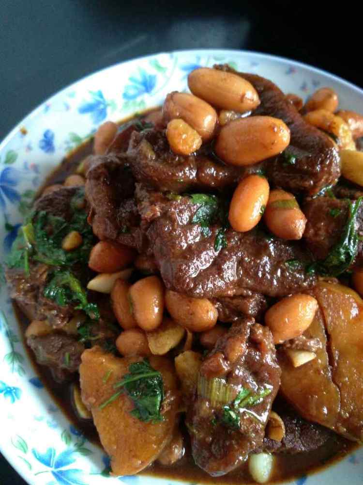 土豆花生烧牛肉