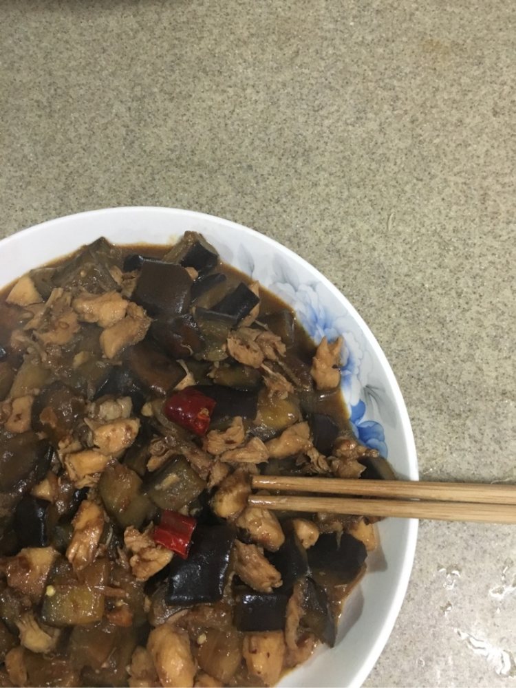 茄子烧鸡丁