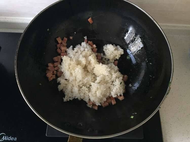 火腿蛋炒饭