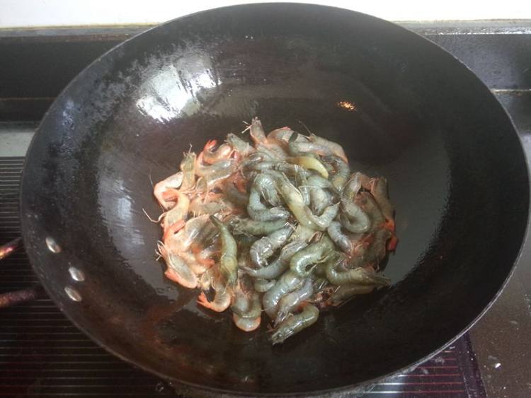 梅干菜炒河虾