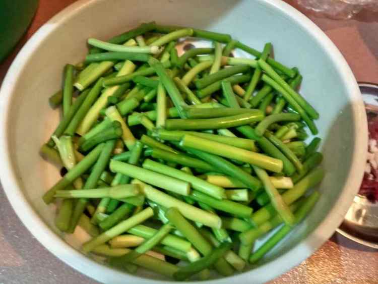 蒜苗炒肉片