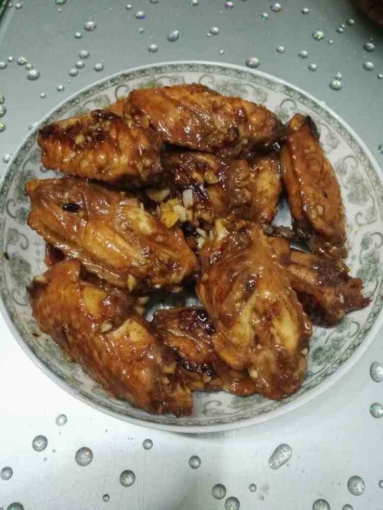 蒜香翅中