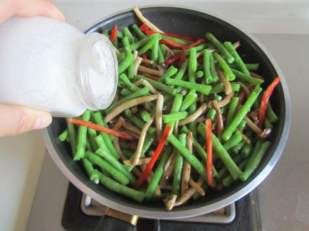 茶树菇炒豆角