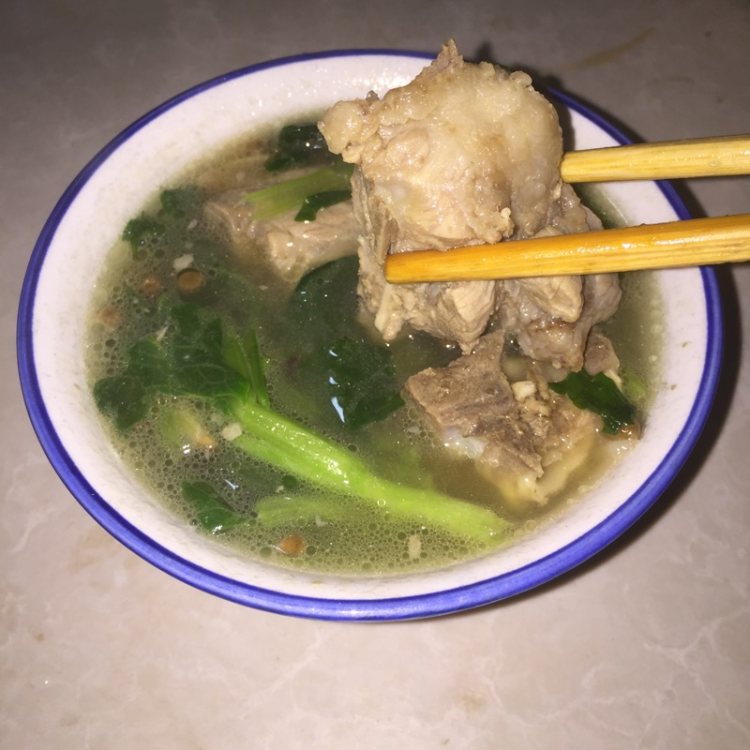炖排骨汤
