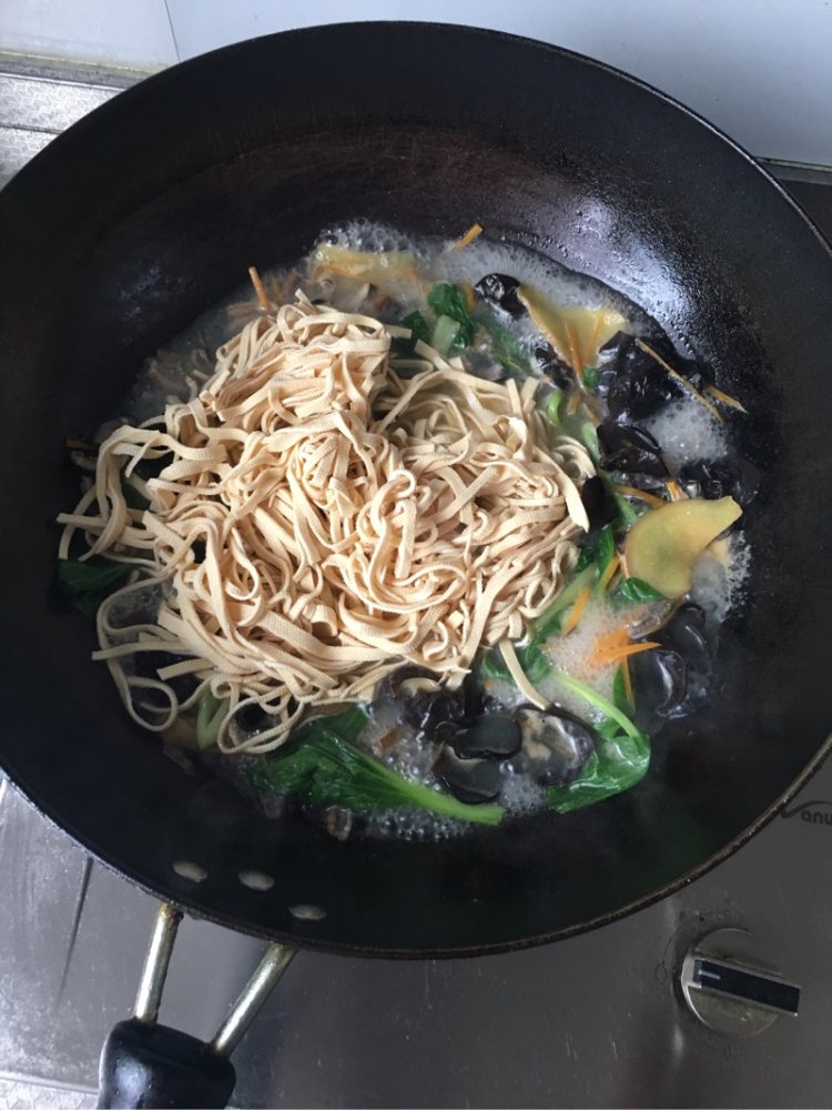 长鱼煮干丝