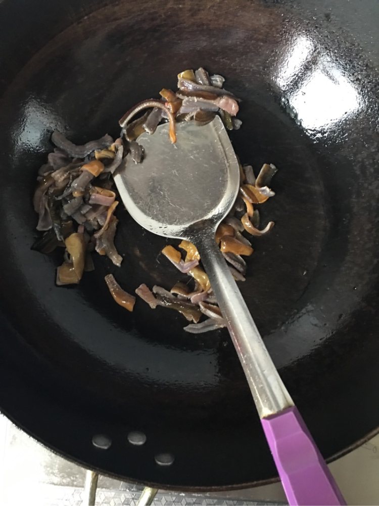长鱼煮干丝