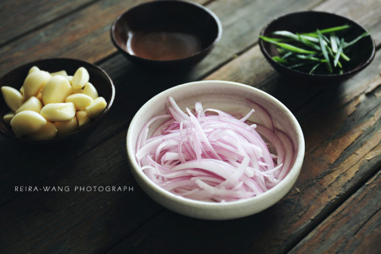 蒜子黑椒牛仔骨