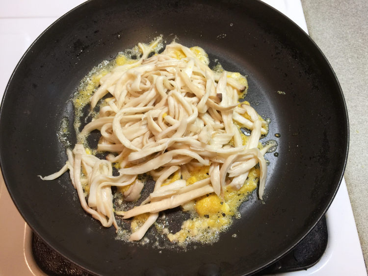 手撕金沙杏鲍菇