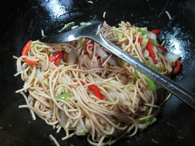 猪肉白菜炒面