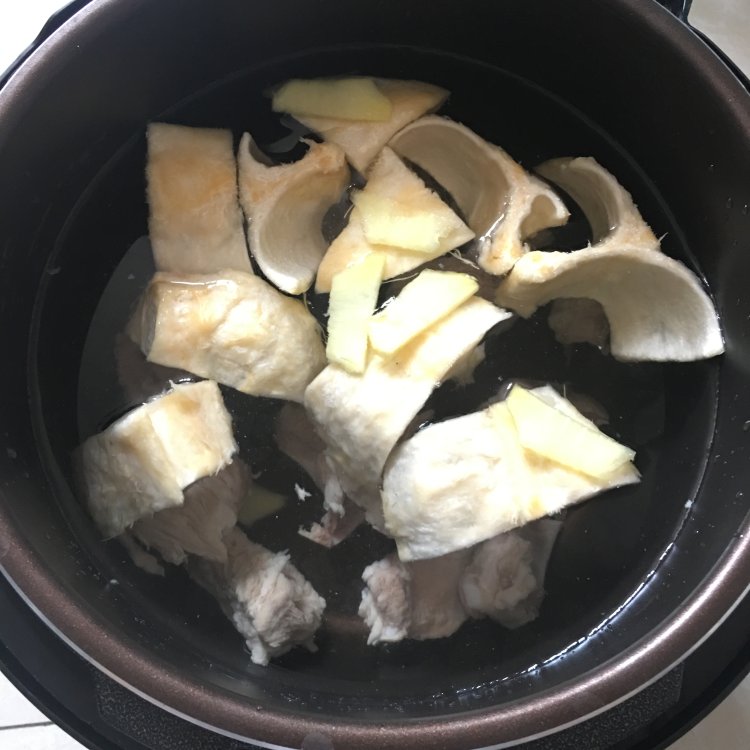 榴莲壳排骨汤