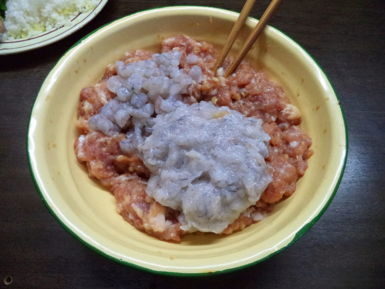 香芹鲜虾鲜肉饺