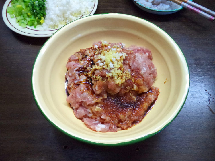 香芹鲜虾鲜肉饺