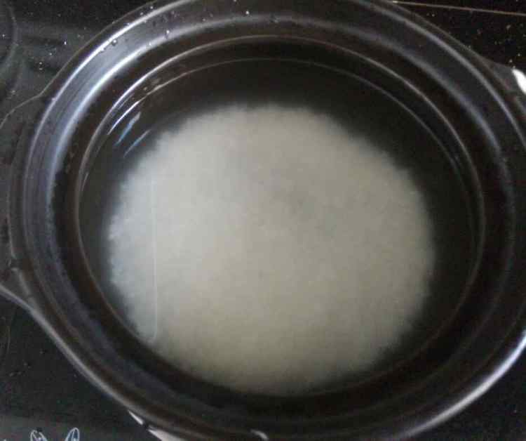 滚鱼皮瘦肉粥