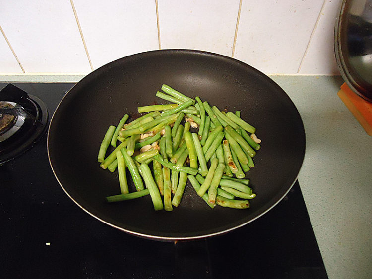 葱香鸡蛋炒豆角