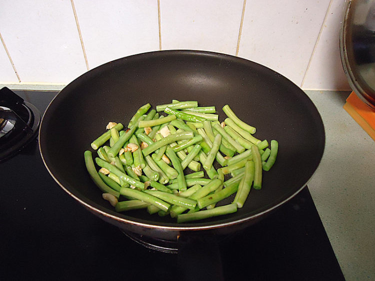 葱香鸡蛋炒豆角