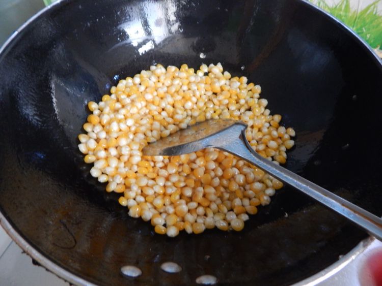 西芹菜炒玉米粒