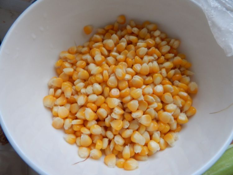 西芹菜炒玉米粒
