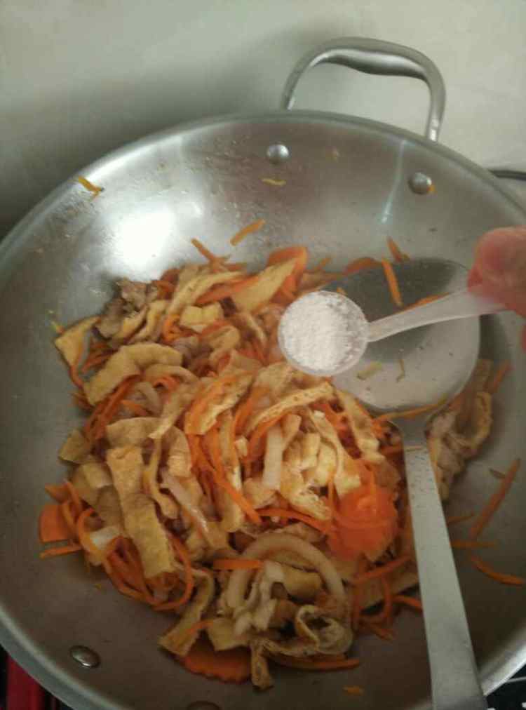 胡萝卜丝炒豆泡