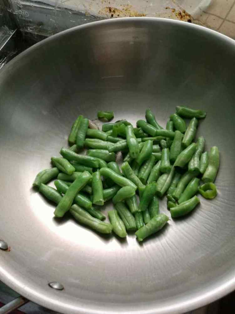 龙豆炒鸡丁