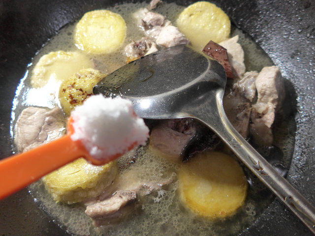 圆素鸡烧龙骨