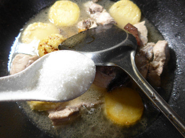 圆素鸡烧龙骨