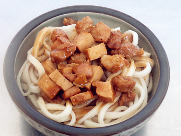 香干肉丁酱拌面
