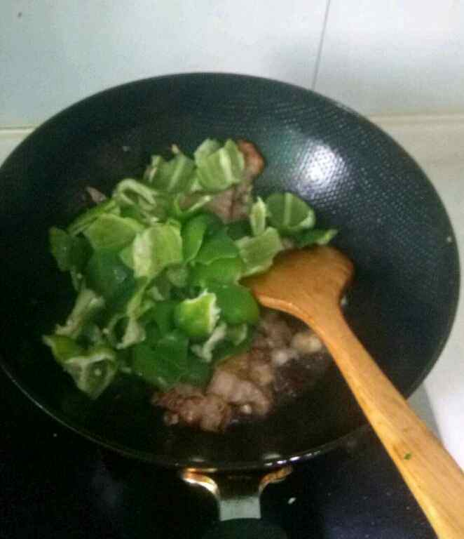 青椒炒肉