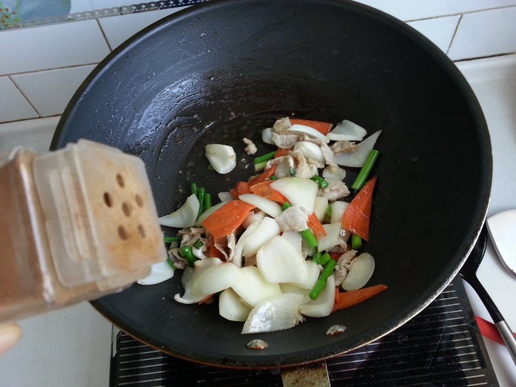 肉炒木耳冻豆腐