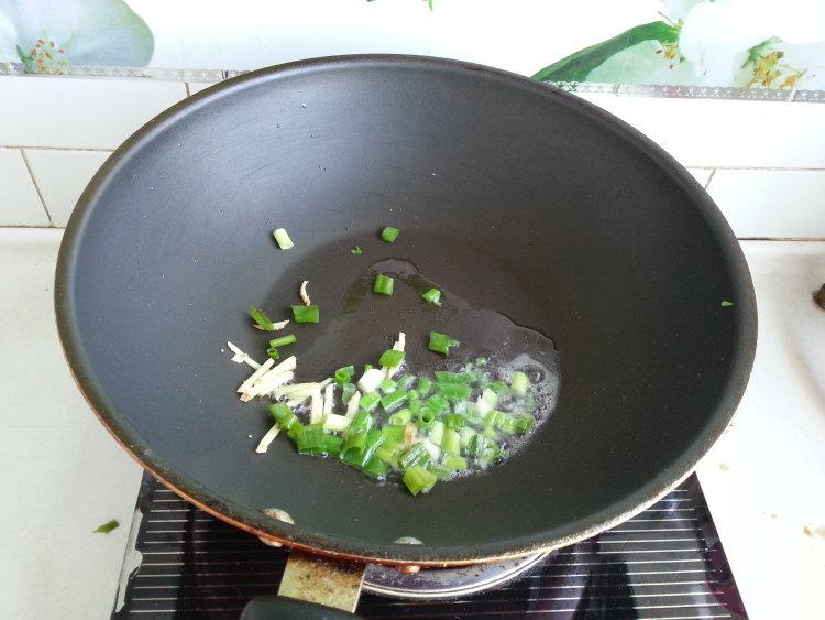 皮蛋烩苋菜