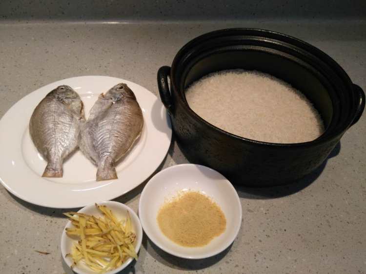 咸鱼肽米煲仔饭